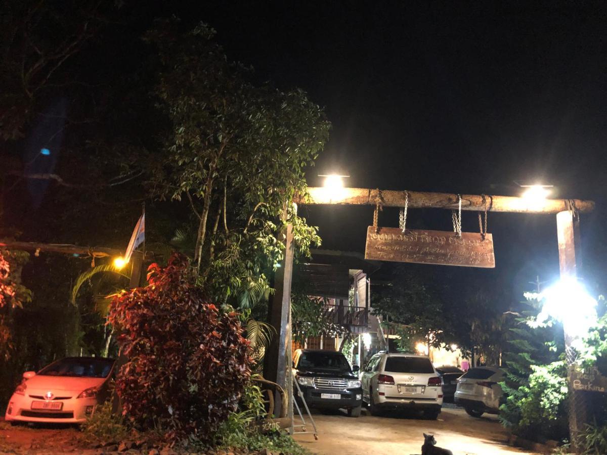 Mondulkiri Pizza Bungalows Senmonorom Exterior photo